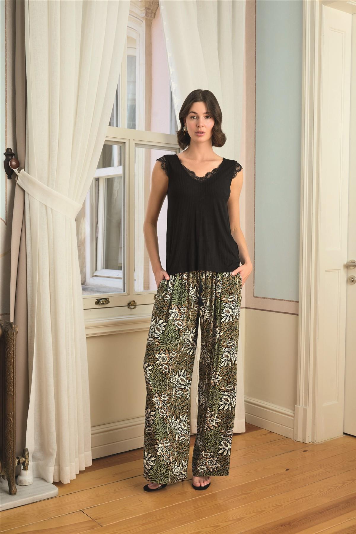 Çiçek Yaprak ve Etnik Desenli Dantelli 3'lü Pijama Takımı