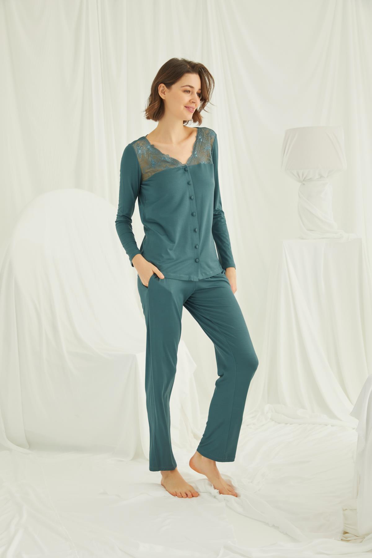 Yakası ve Omzu Dantelli Önü Boydan Düğmeli Pijama Takımı YEŞİL L