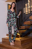 Çiçek ve Yaprak Desenli Düğmeli Gömlek Yakalı Saten Pijama Takımı SİYAH L