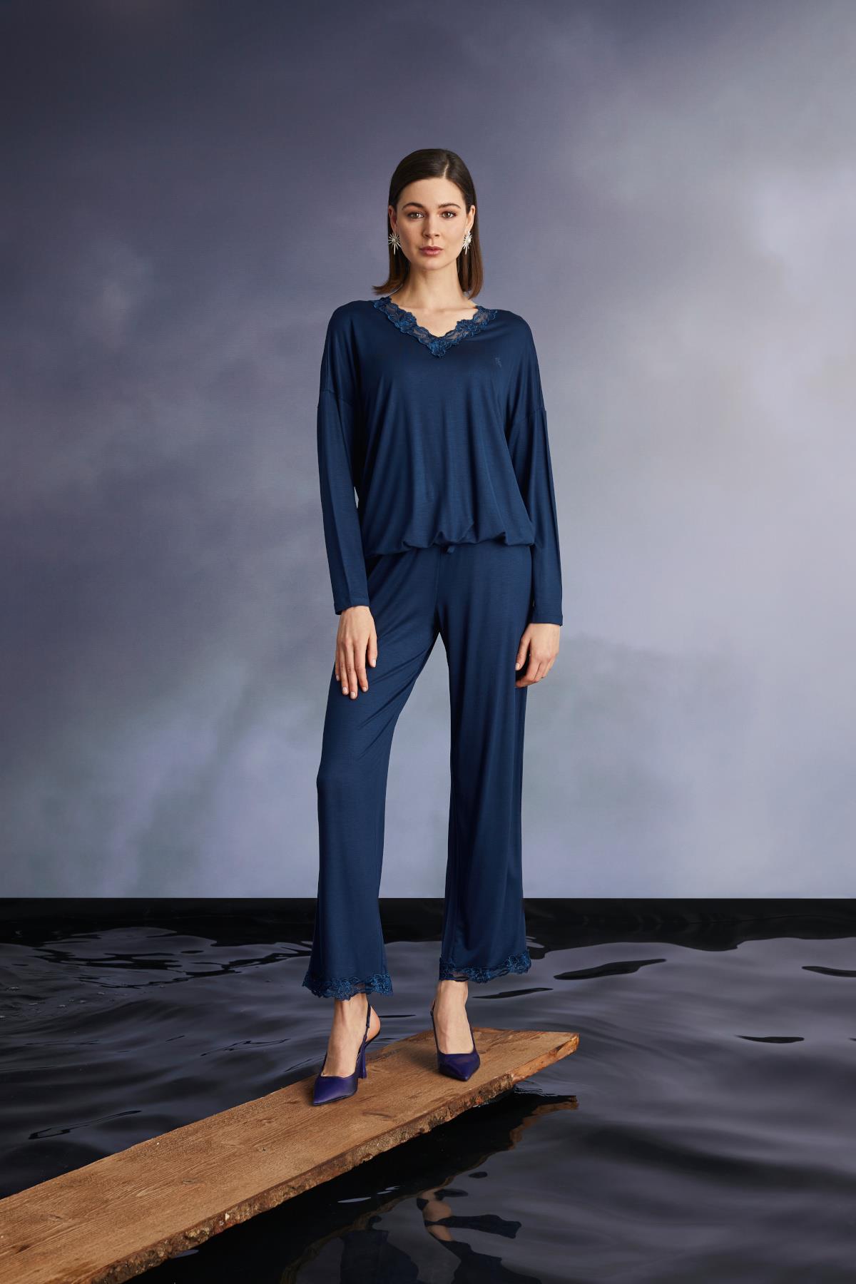 Dantelli ve Bağcık Detaylı Pijama Takımı LACİVERT L