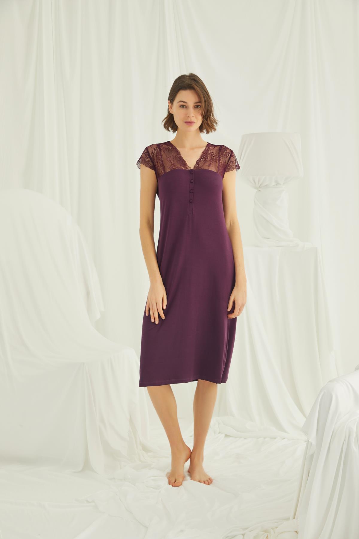 Kolu Omzu ve Yakası Dantelli Önü Düğmeli Büyük Beden Gecelik BORDO 2XL
