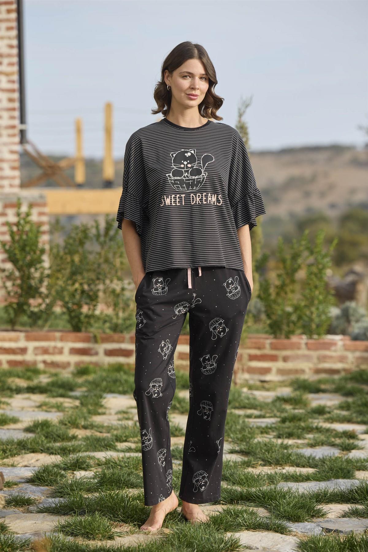 Çizgi ve Kedi Desenli ve Basklılı "Sweet Dreams" Pijama Takımı SİYAH L