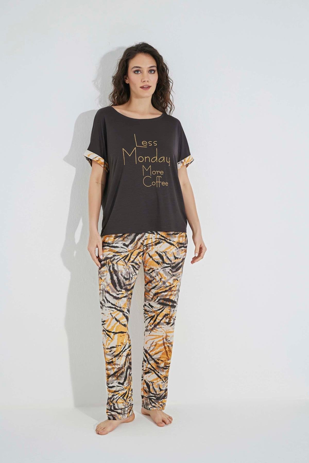Desenli Kısa Kollu "Less Mondey More Coffee" Pijama Takımı ANTRASİT L
