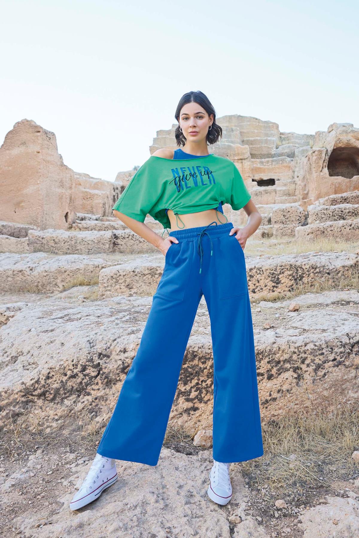 Kısa Kollu "Never Give Up" 3'lü Crop Eşofman Takımı