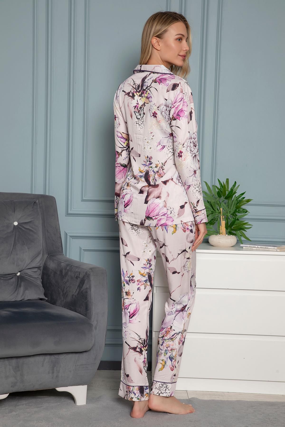 Çiçek Desenli Gömlek Yakalı Önü Boydan Düğmeli Pijama Takımı