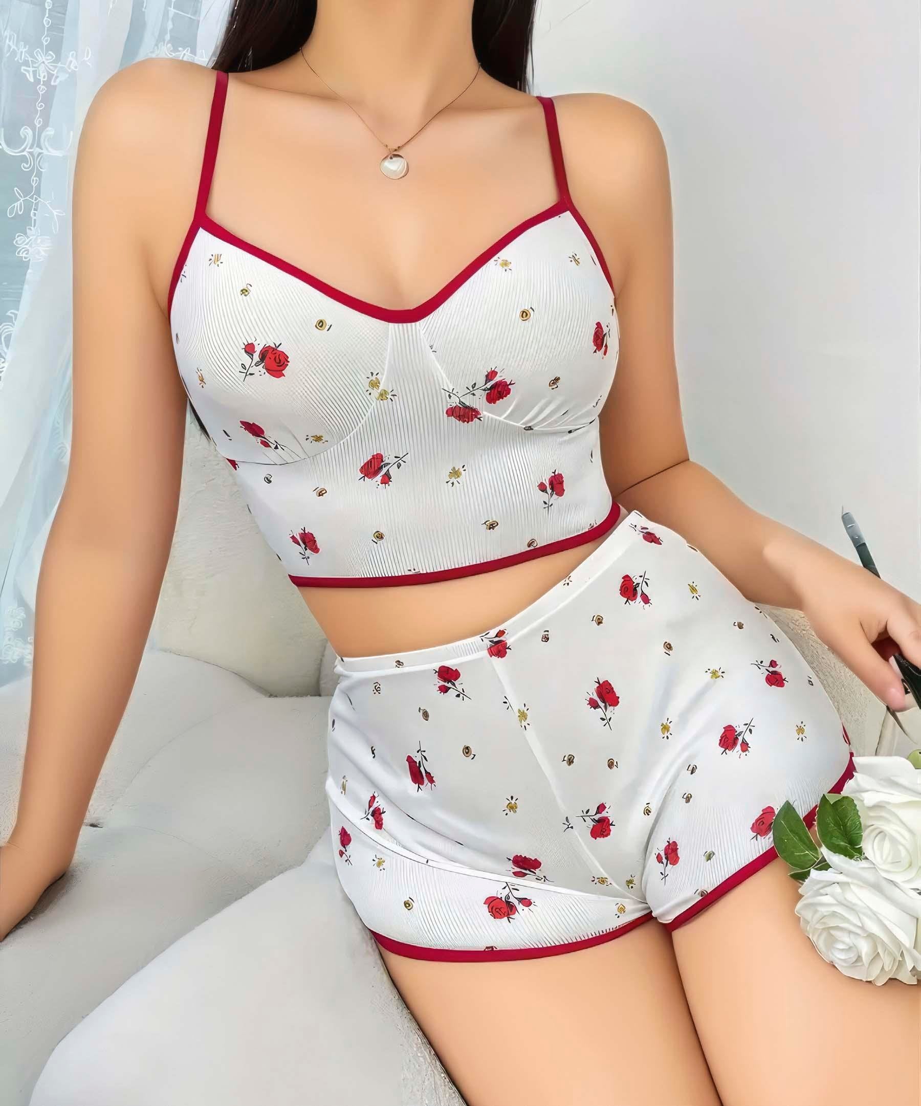 Aria's Closet Pamuklu Beyaz Üstüne Kırmızı Gül Desen Fitilli Askılı Şortlu Pijama Takımı Beyaz S/M