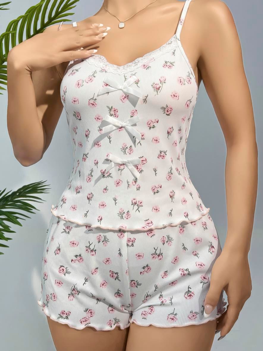 Aria's Closet Pamuklu Beyaz Üstüne Çiçek Desen Fitilli Askılı Şortlu Pijama Takımı Beyaz S/M