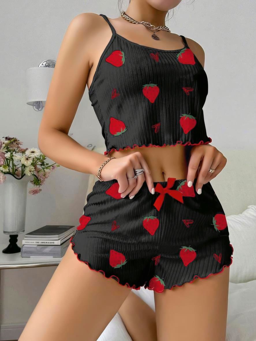 Aria's Closet Pamuklu Siyah Üstüne Çilek Desen Fitilli Askılı Şortlu Pijama Takımı