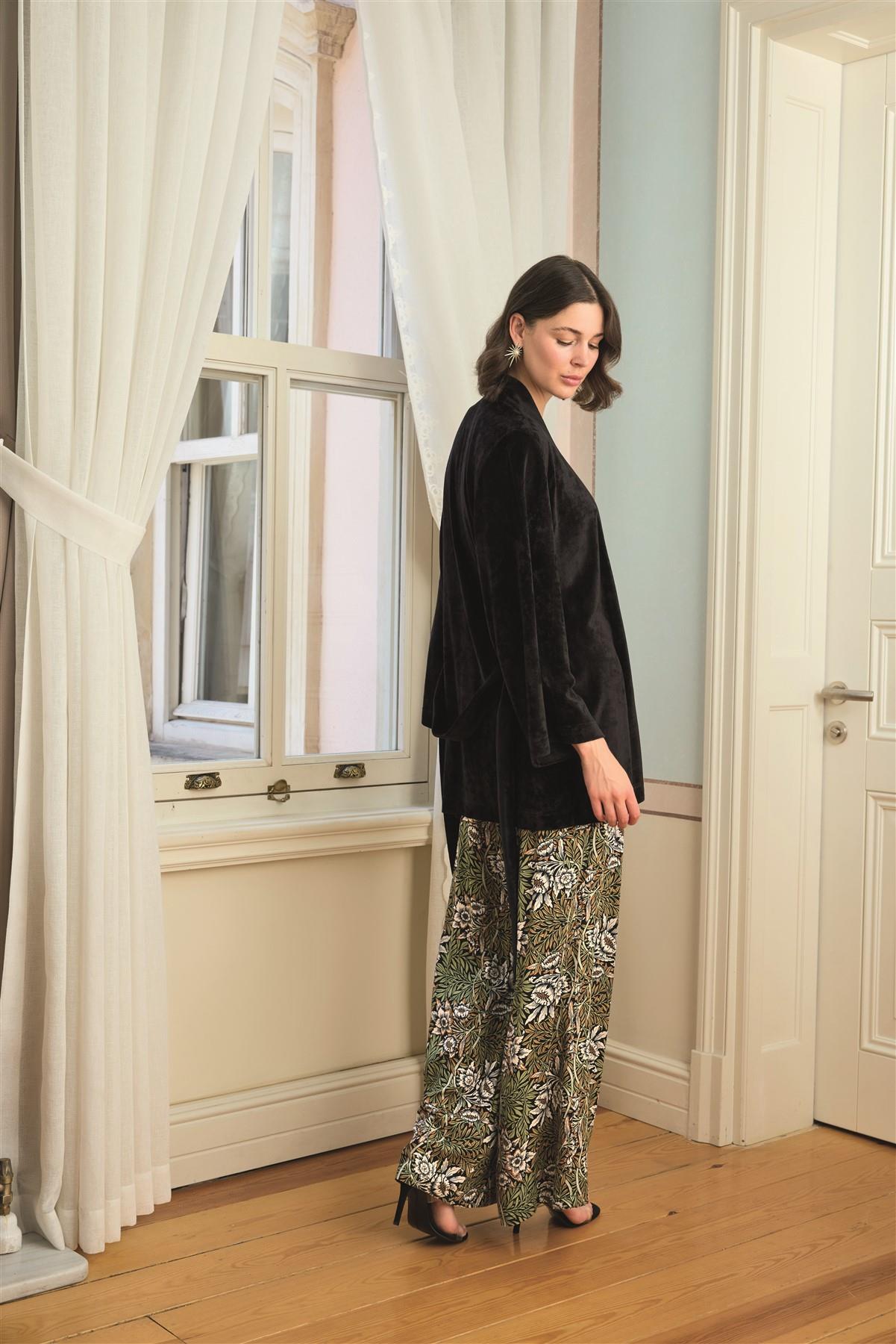 Çiçek Yaprak ve Etnik Desenli Dantelli 3'lü Pijama Takımı