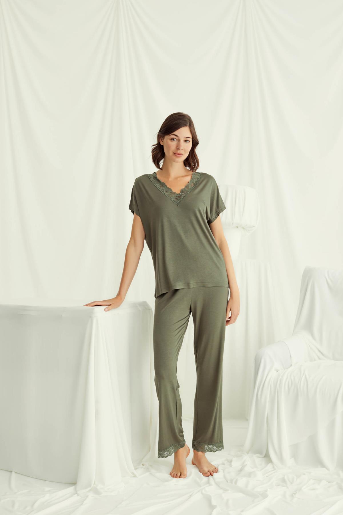 Kısa Kollu V Yakalı Dantelli Pijama Takımı HAKİ L