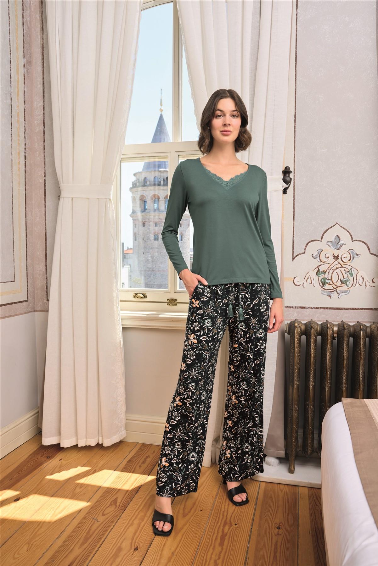 Çiçek ve Yaprak Desenli Dantelli Büyük Beden Pijama Takımı