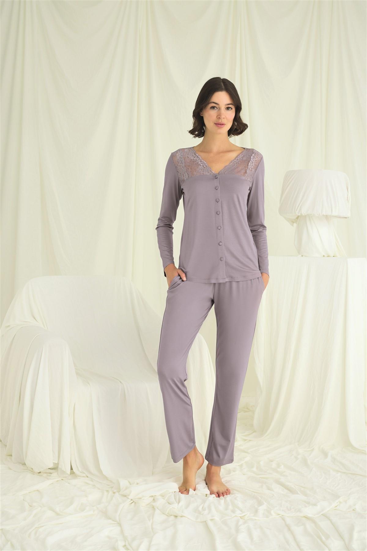 Yakası Kolu ve Omzu Dantelli Boydan Düğmeli Pijama Takımı GRİ L